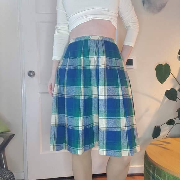Vintage Dresses & Skirts - Vintage Wool Plaid Skirt